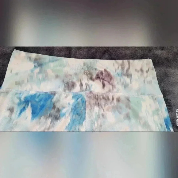 Lululemon Athletica Vogo Capri Leggings size Large - Picture 2 of 5